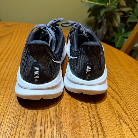 Hoka Mach Size 10 Barely Worn - Picture 3 of 8